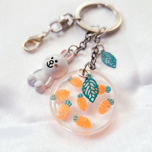 Bunny rabbit carrots charm keychain bead keyring y2k cute leaf - Picture 2 of 4